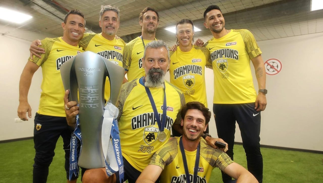 Tres fichajes de una tacada para Almeyda antes que Vlachodimos