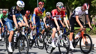 Tadej Pogacar se exhibe en vano