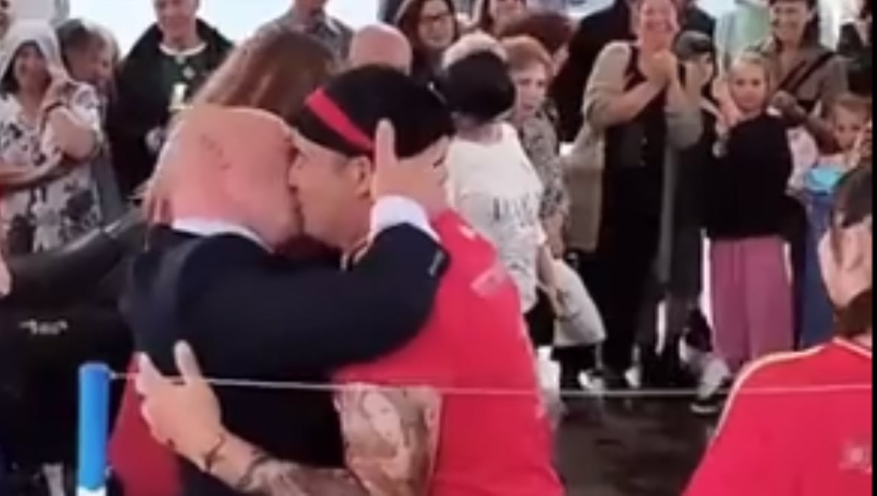 La parodia asturiana sobre Rubiales y el beso a Jenni Hermoso que se ha vuelto viral