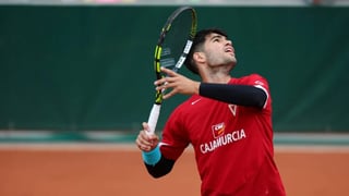 Carlos Alcaraz se aisla del ruido viendo el Murcia - Betis de Copa del Rey con el corazón dividido: "El equipo de mi tierra y el de mi familia sevillana" 