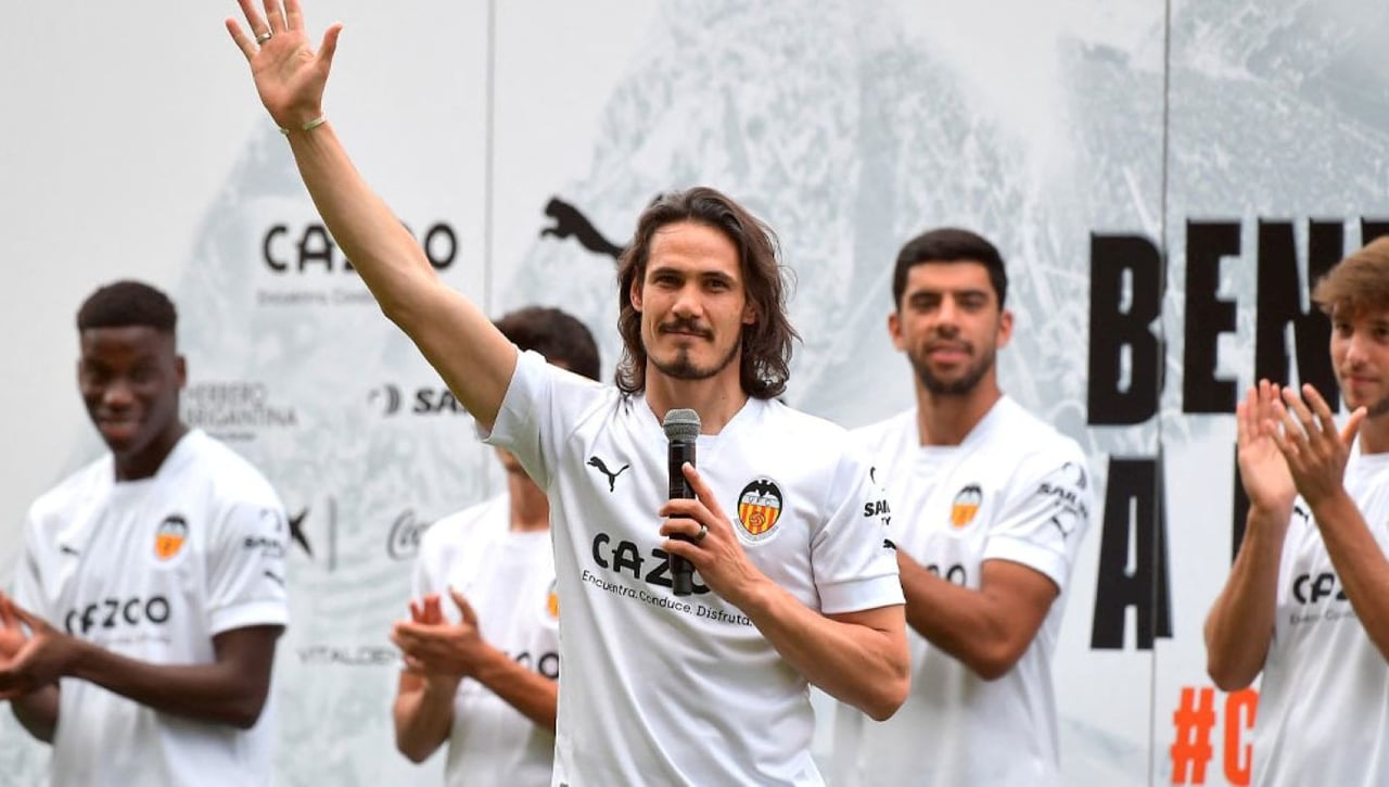 Cavani dijo "no" a un equipo de LaLiga y las escuadras de España que no lo quisieron acoger