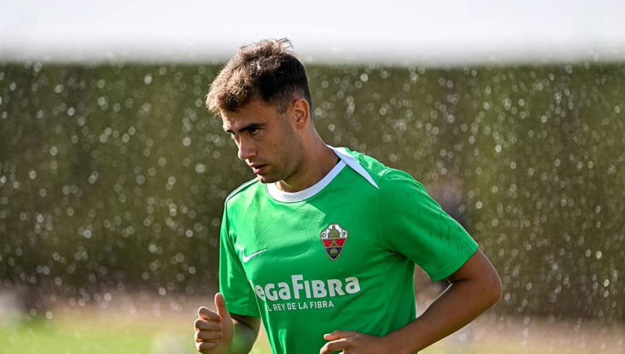 Álvaro Núñez mira al Athletic