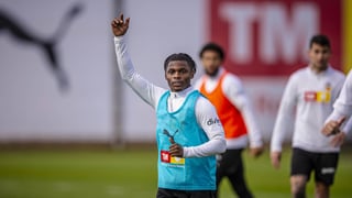 Ramazani entra en la lista y espera su gran oportunidad con el Valencia