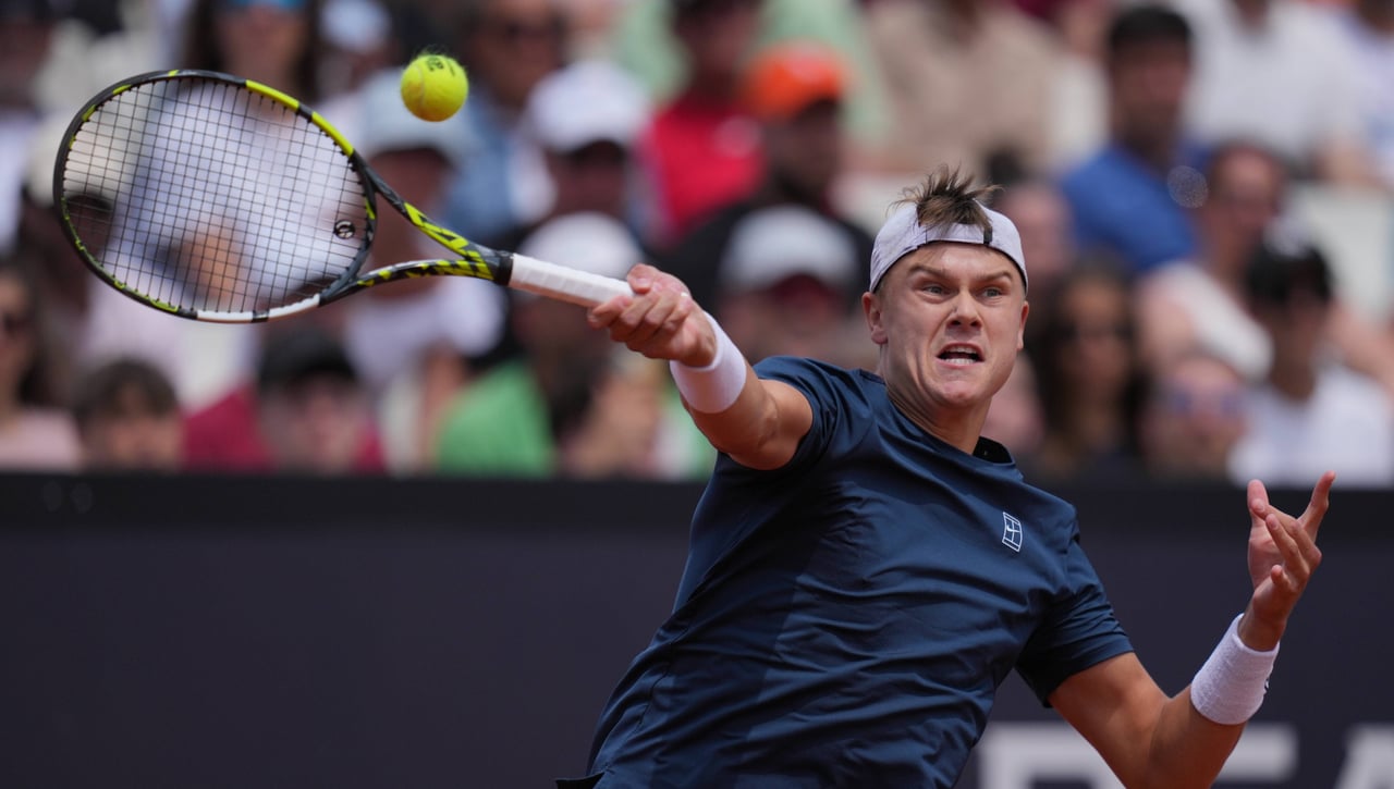 Roland Garros 2025 | Partidos y orden de juego de hoy 26 de mayo: juegan Carlos Alcaraz, Sinner, Paula Badosa, Rune, Tsistispas, Swiatek...