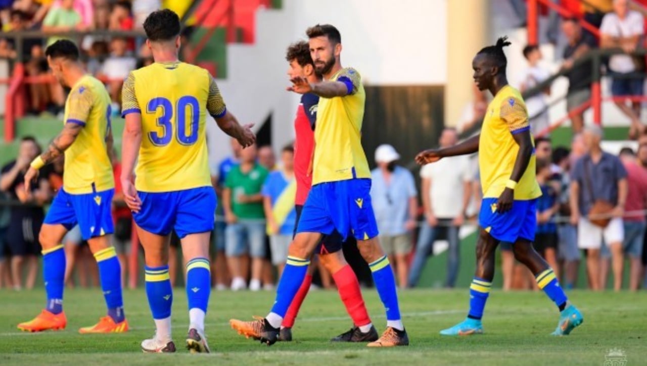 El Cádiz se estrena con goleada en su primer amistoso frente al Barbate
