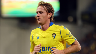 Álex Fernández se moja con su futuro