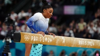 Simone Biles se queda a un triunfo de la épica