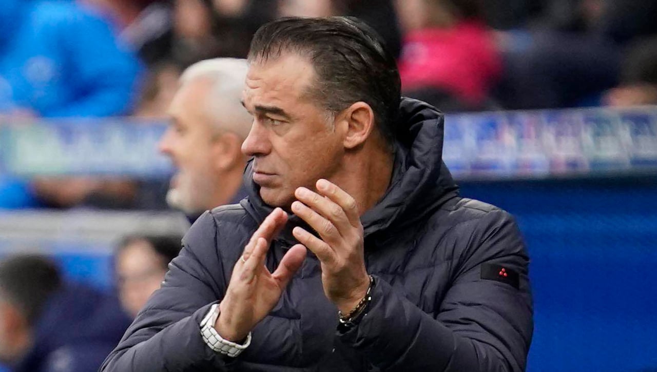 Rajada de García Plaza contra la estrella del Alavés y dardo a los árbitros