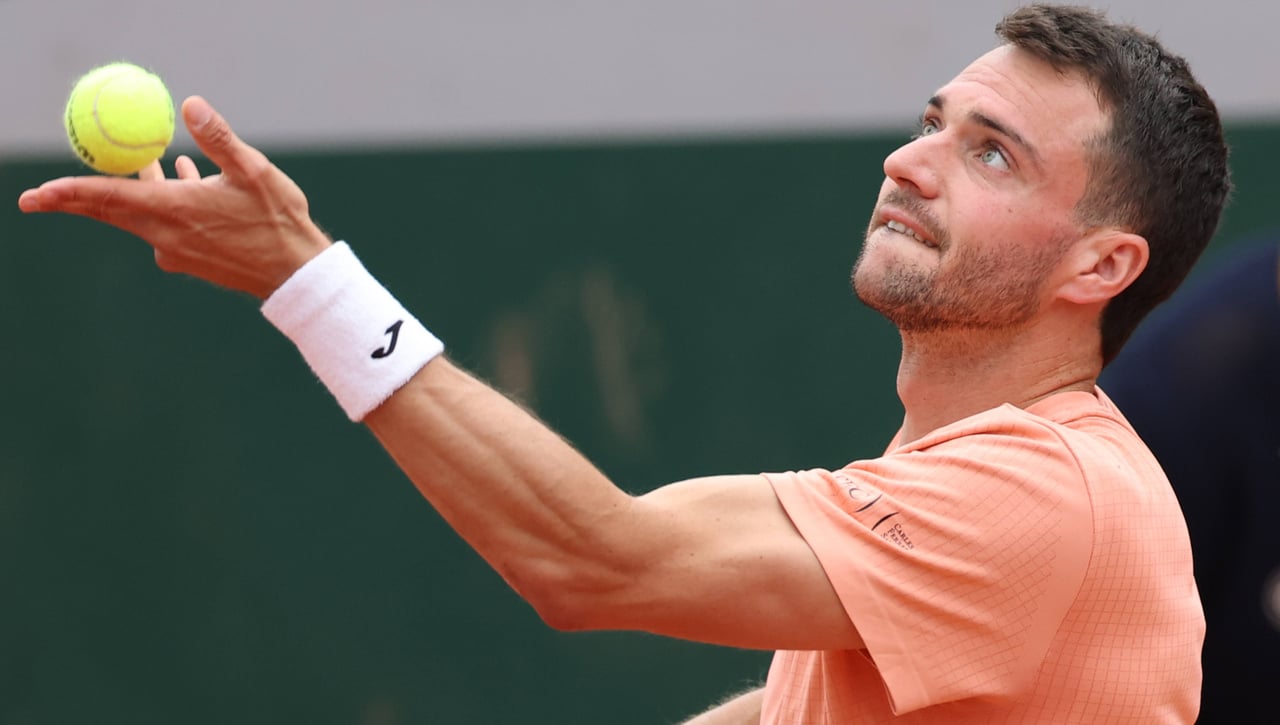 Duro palo para el tenis español en hierba