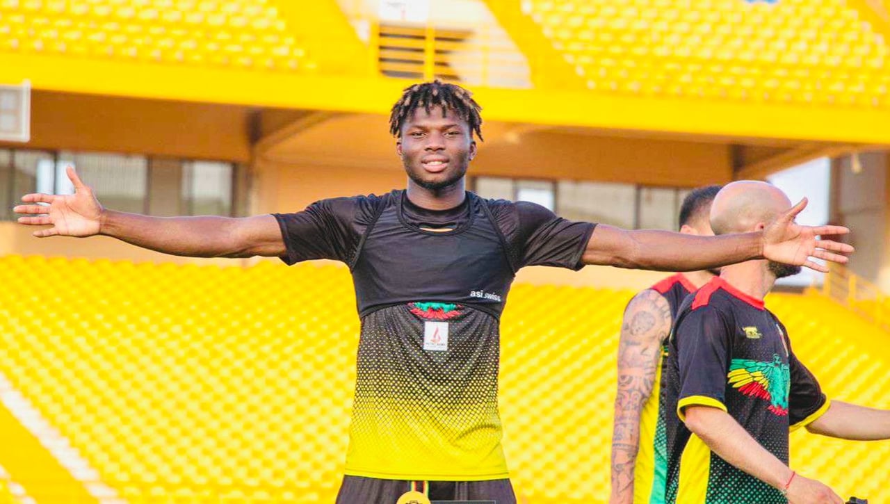 El Almería trabaja en cerrar al recambio de Sadiq