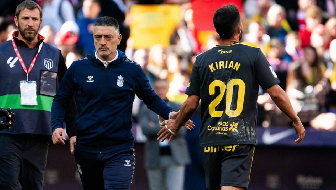 La visible emoción de García Pimienta en su alentador mensaje a Kirian