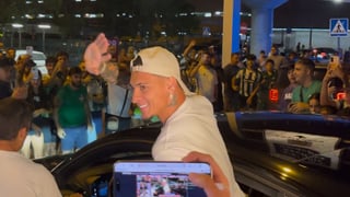 Recibimiento espectacular a Antony con Ceballos 'presente'