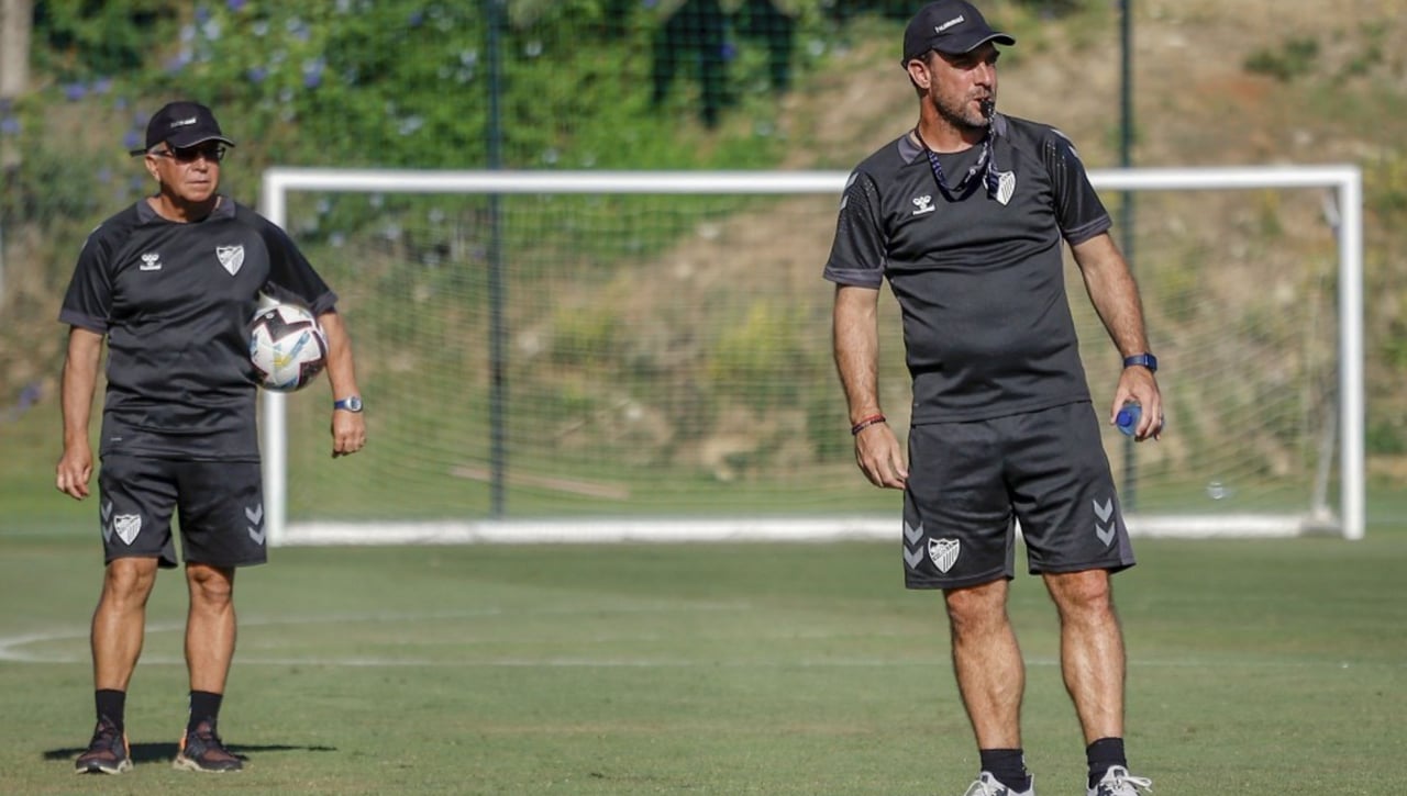 Pablo Guede trabaja las tácticas con varias ausencias en el entrenamiento