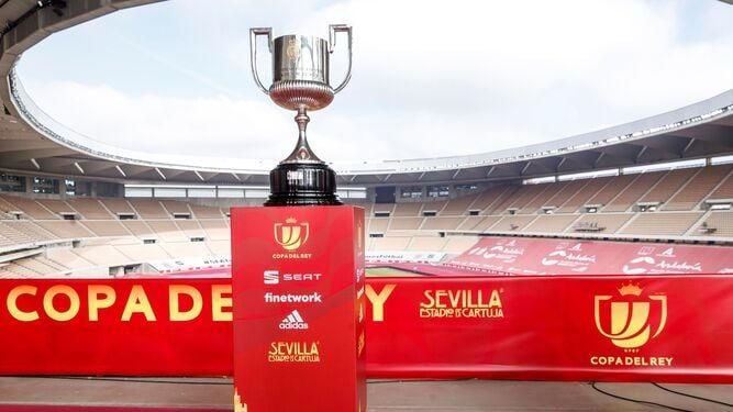 El espectacular álbum del Sevilla FC: colecciona 17 finales en sólo 14 años