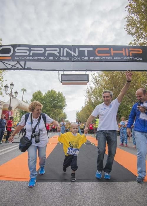 Más de 5.000 corredores participan en Sevilla en la carrera solidaria contra el cáncer infantil