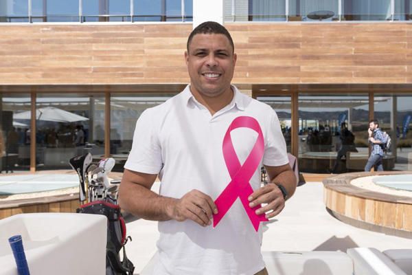 Los deportistas se vuelcan en la lucha contra el cáncer de mama