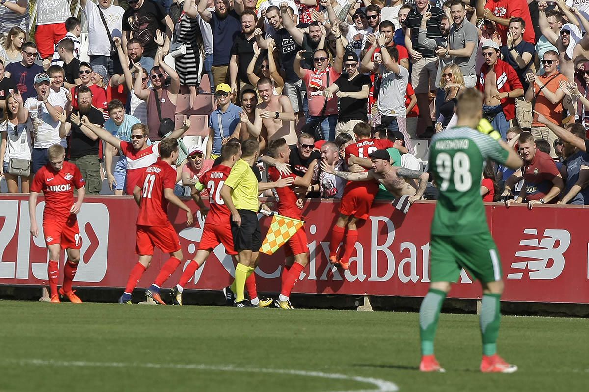 El Sevilla se complica el pase al empatar con el Spartak (3-3)