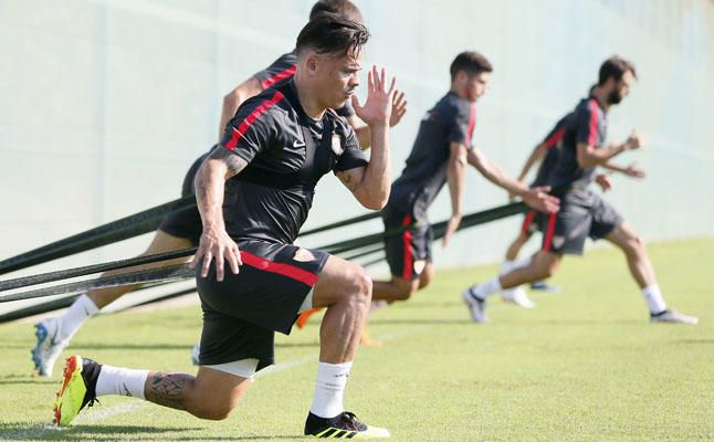 El Sevilla afina su puesta a punto al margen de la polémica por la Supercopa
