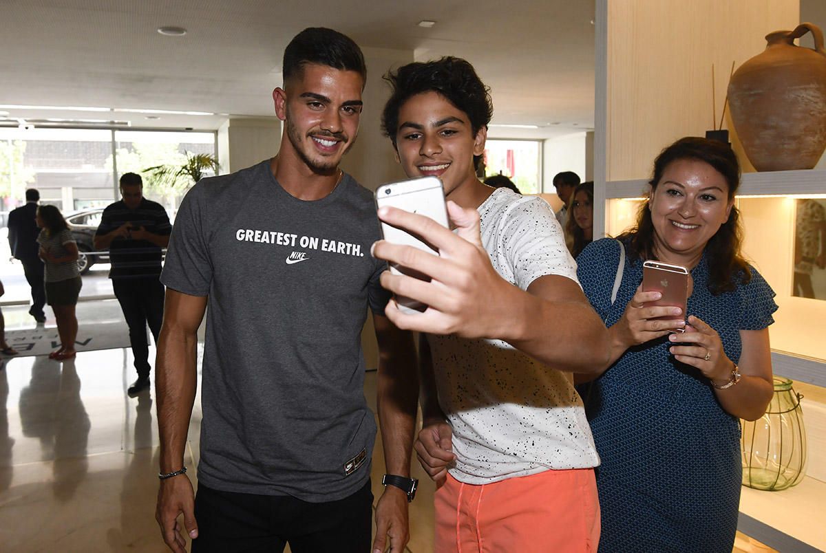 André Silva ya está en Sevilla