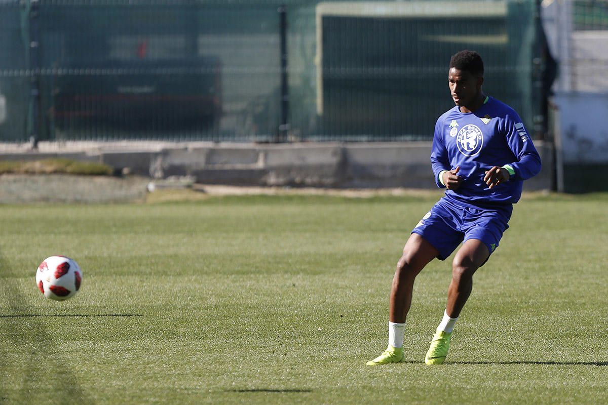 Junior aprieta para estar ante el Madrid entre los rumores de su futuro