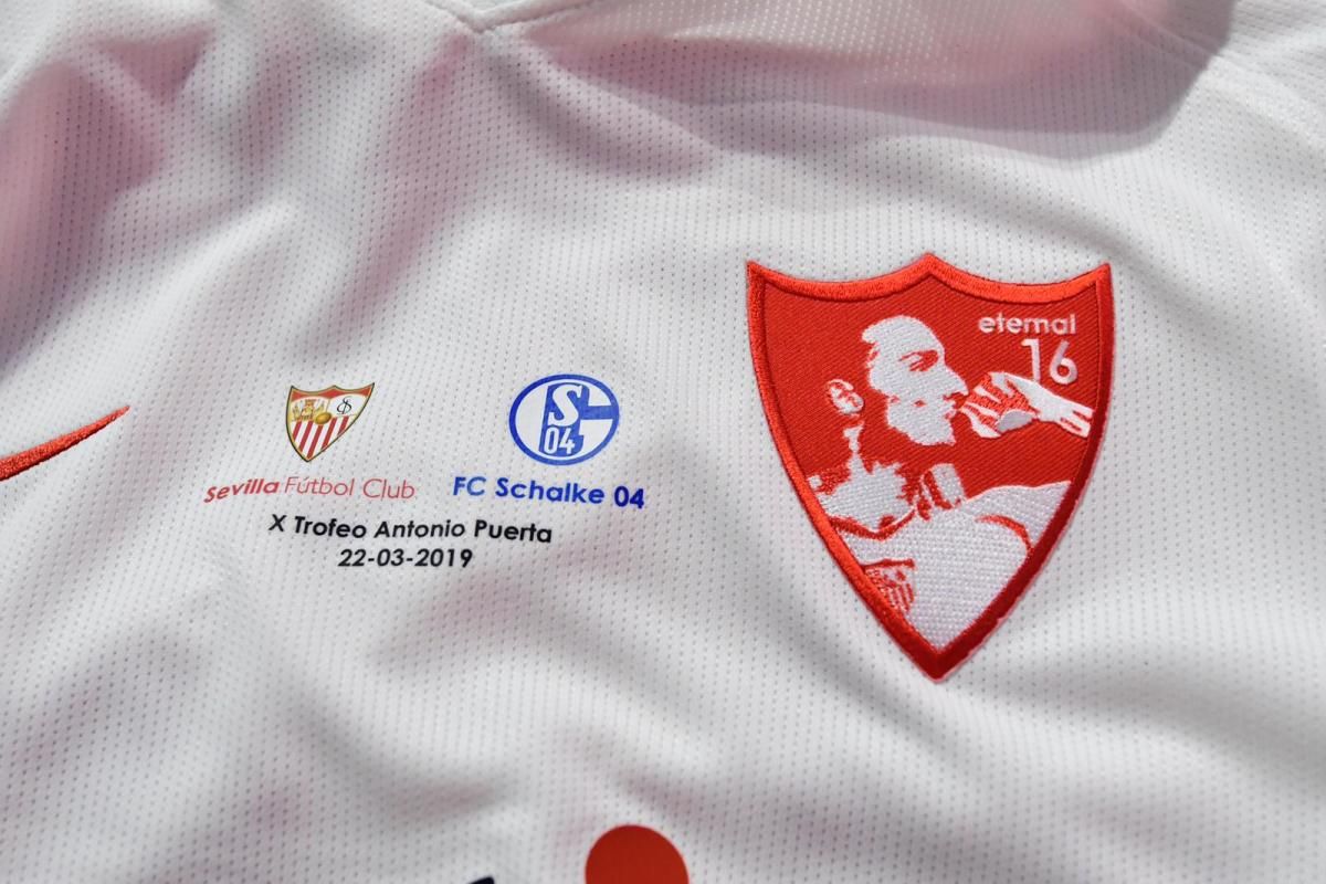 Así es la camiseta del Sevilla para el trofeo Antonio Puerta