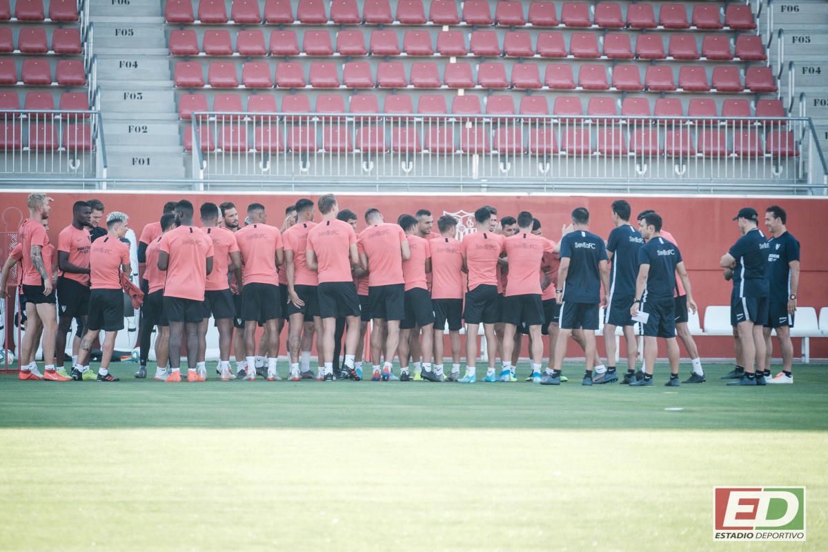 El Sevilla entrena con Carlos Fernández, pero sin Rico ni Dabbur