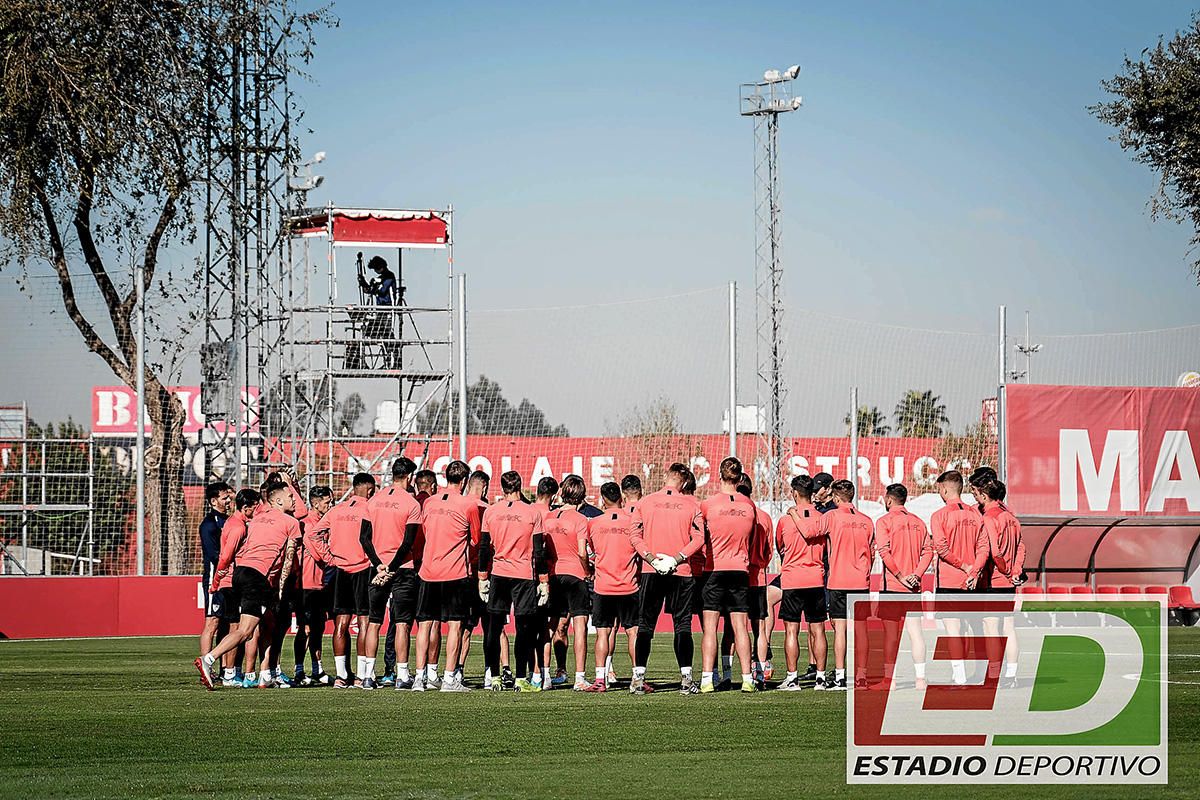 El Sevilla vuelve al trabajo sin Sergi Gómez ni Carriço