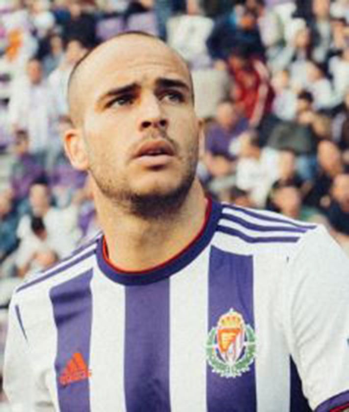 Real Valladolid: Arropados atrás y verticales arriba