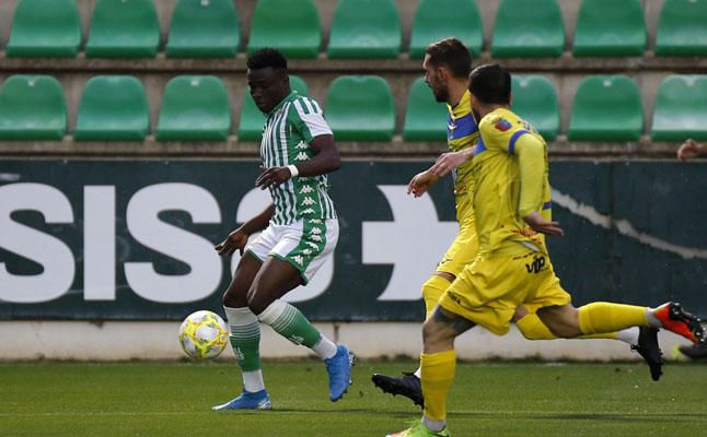 Betis Deportivo 4-0 Conil CF: Más líder con un nuevo recital coral