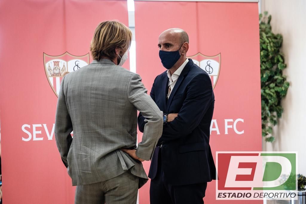 Las mejores imágenes de la llegada de Rakitic a Sevilla