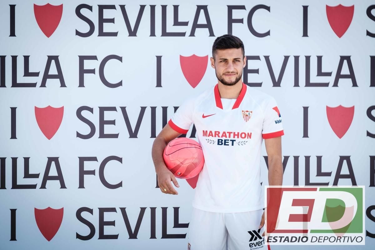 Las imágenes de la presentación de Óscar Rodríguez con el Sevilla FC