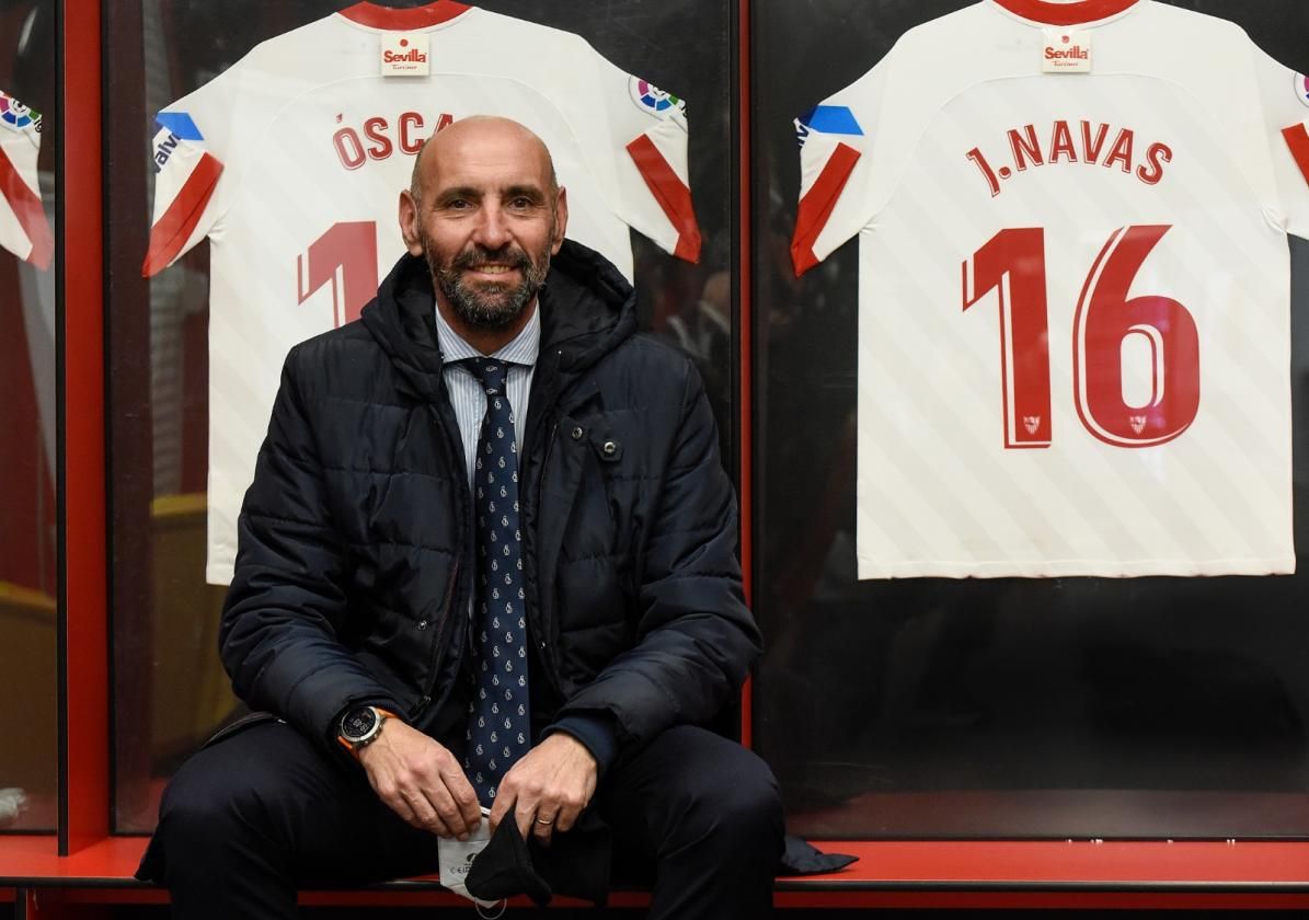 Monchi se centra en las renovaciones