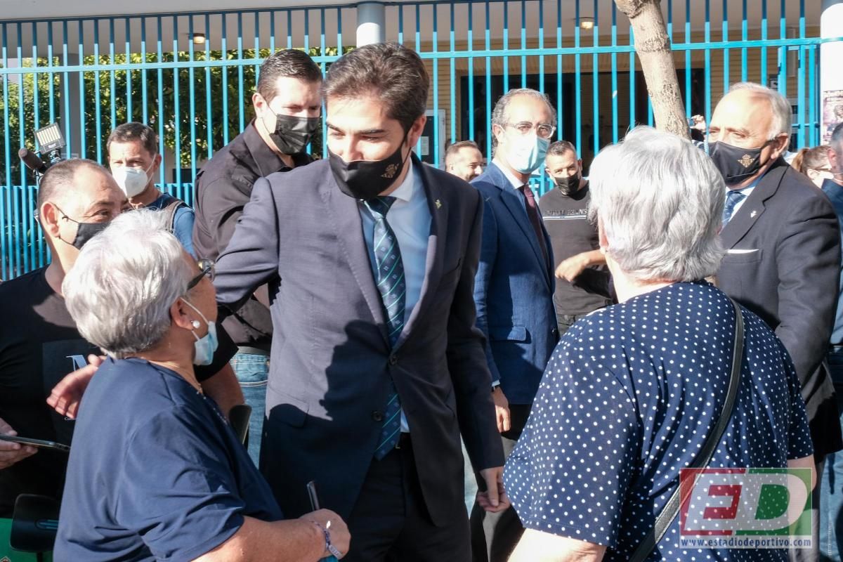 Las imágenes de la ofrenda floral del Real Betis al Gran Poder en La Candelaria