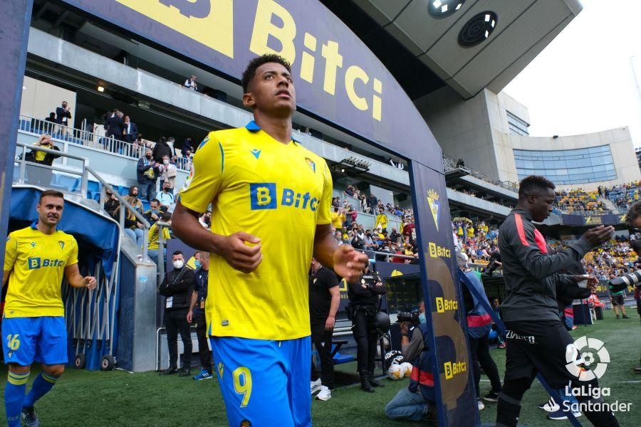 El gol de Negredo, el VAR, la polémica... Las mejores imágenes del Cádiz-Mallorca