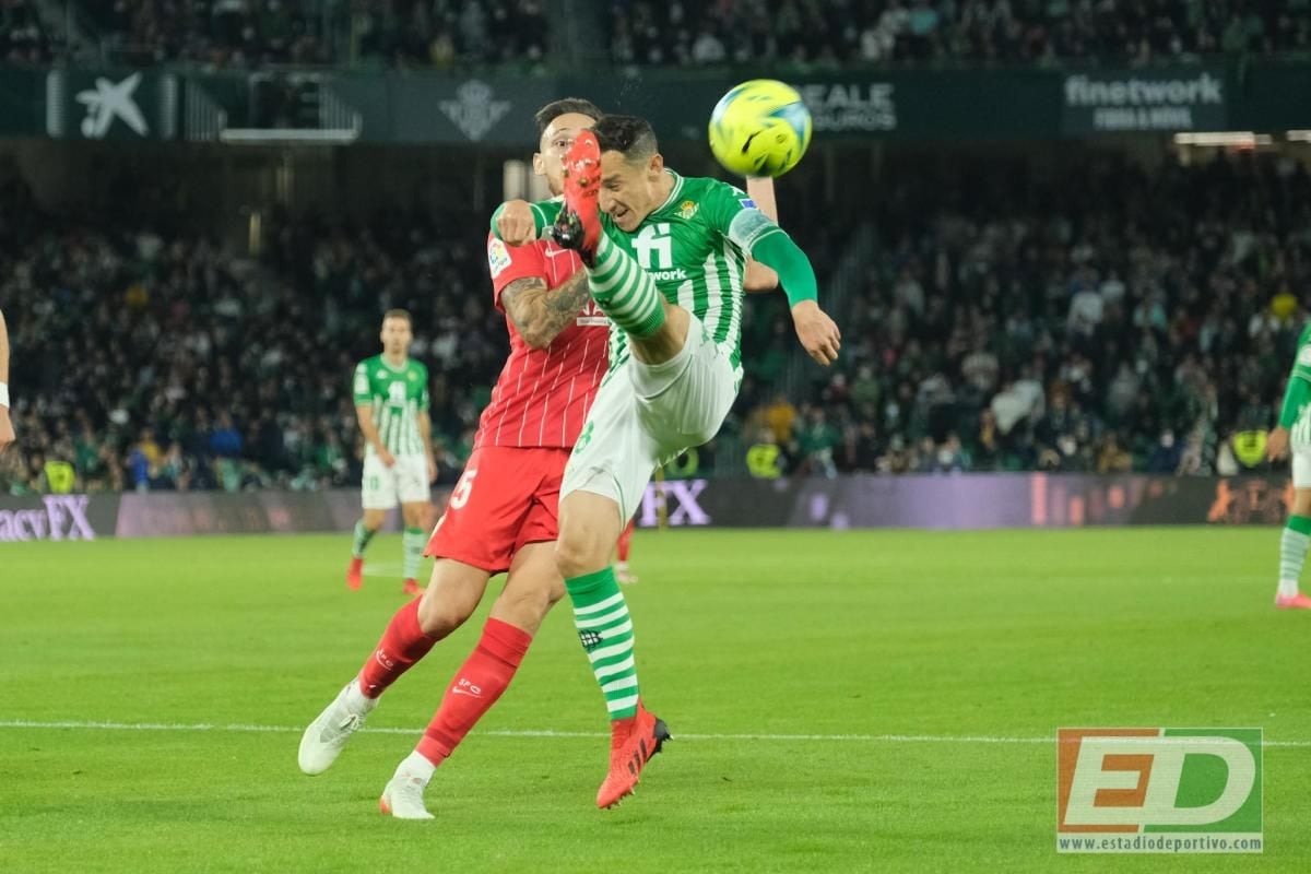 Las notas del los futbolistas del Real Betis contra el Sevilla FC (0-2)