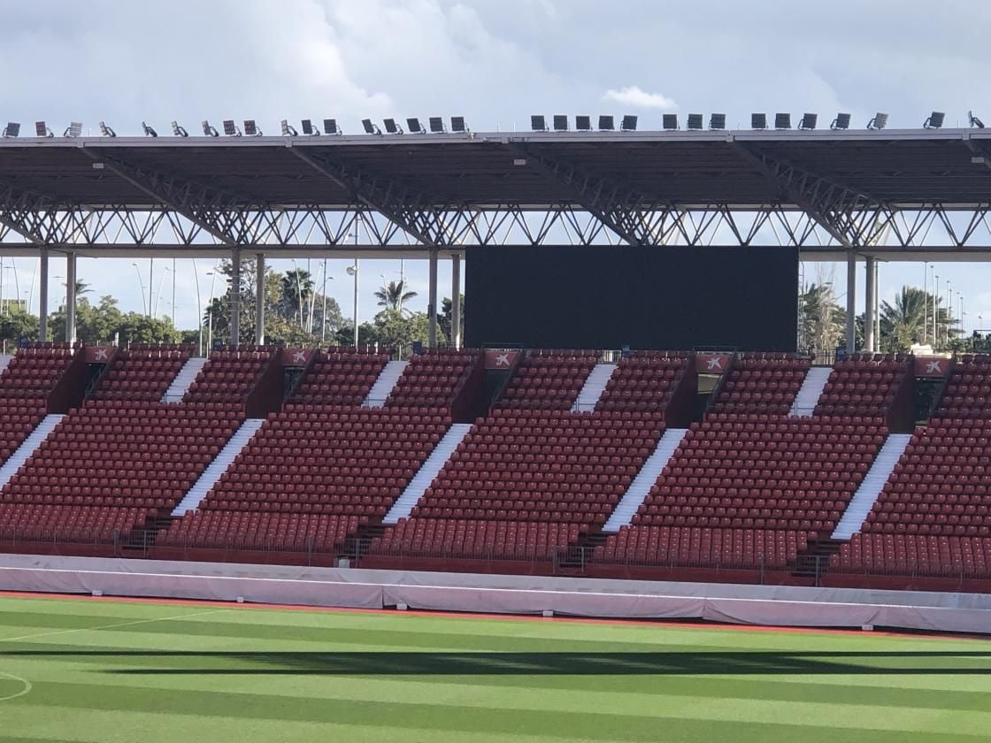 Las imágenes de los nuevos videomarcadores del estadio del Almería