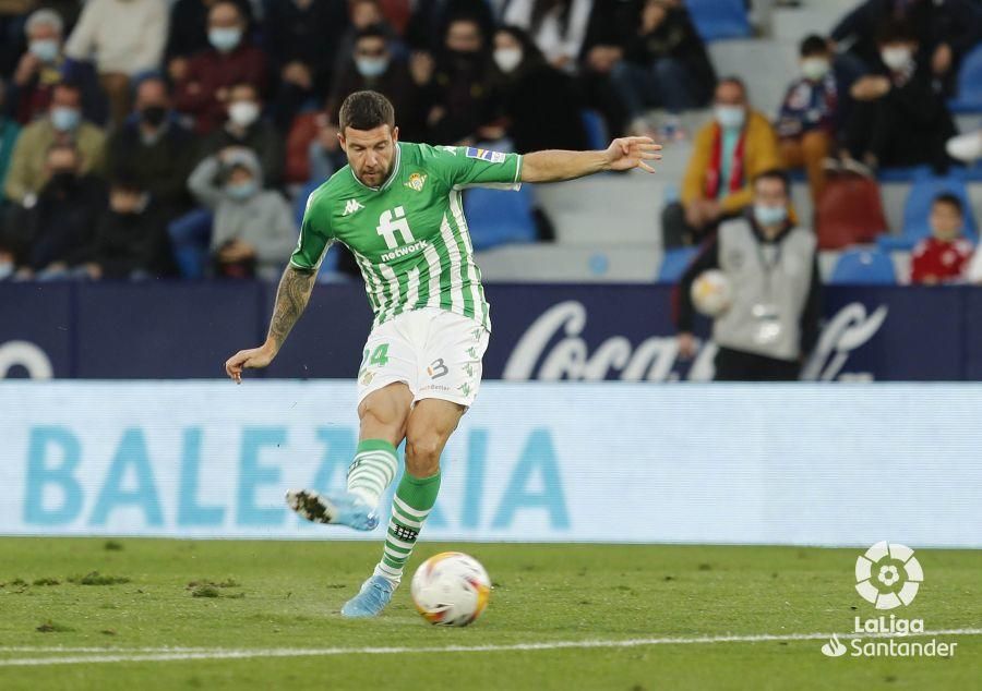 Corona para Fekir, la cápsula de Carvalho, gol de Edgar, a Soldado 'se le va'... los mejores momentos del Levante-Betis