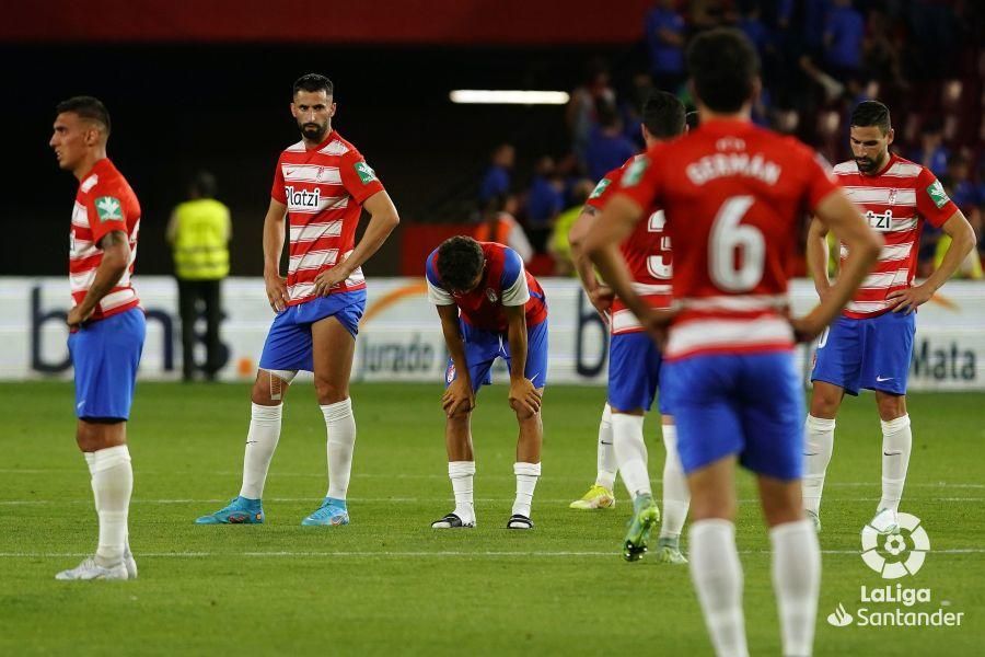 De la fiesta en el recibimiento, al chasco final: las mejores imágenes que ha dejado el Granada - Espanyol